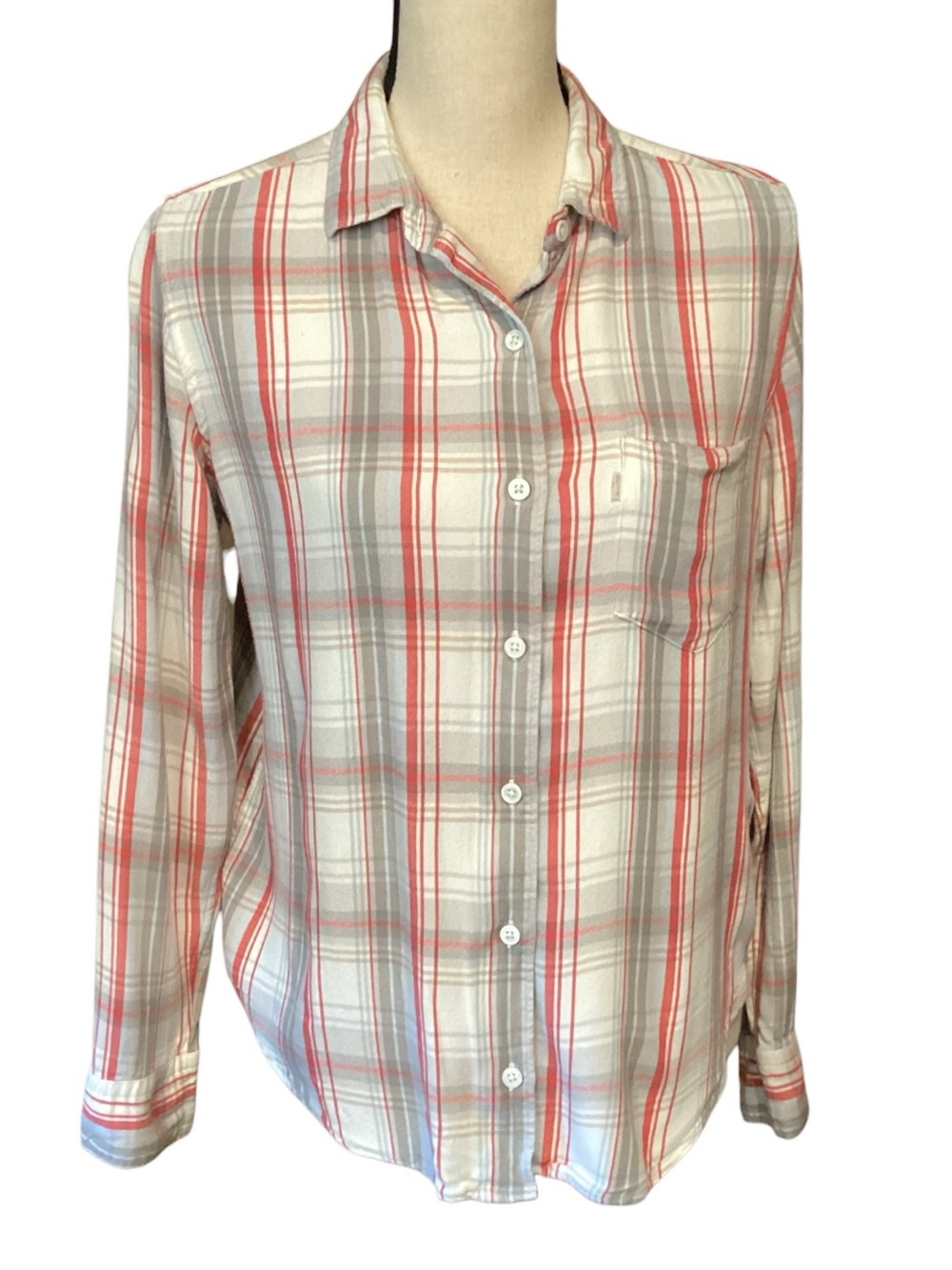 Levi’s Boyfriend Fit Plaid Button Down Shirt Medium Red Gray White Cotton - Picture 5 of 16